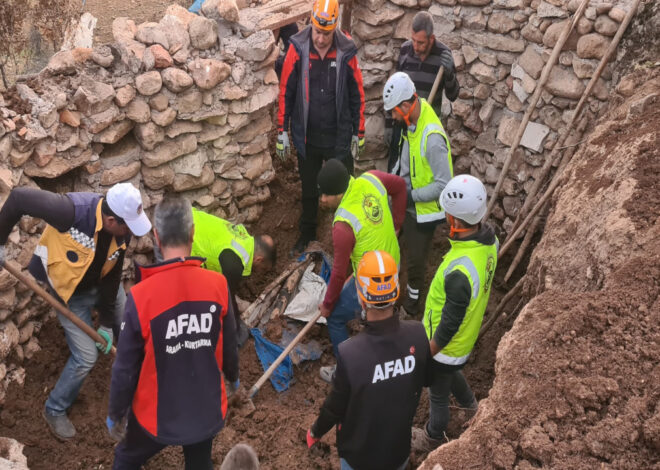 Ağılın tavanı çöktü, 3 hayvan öldü