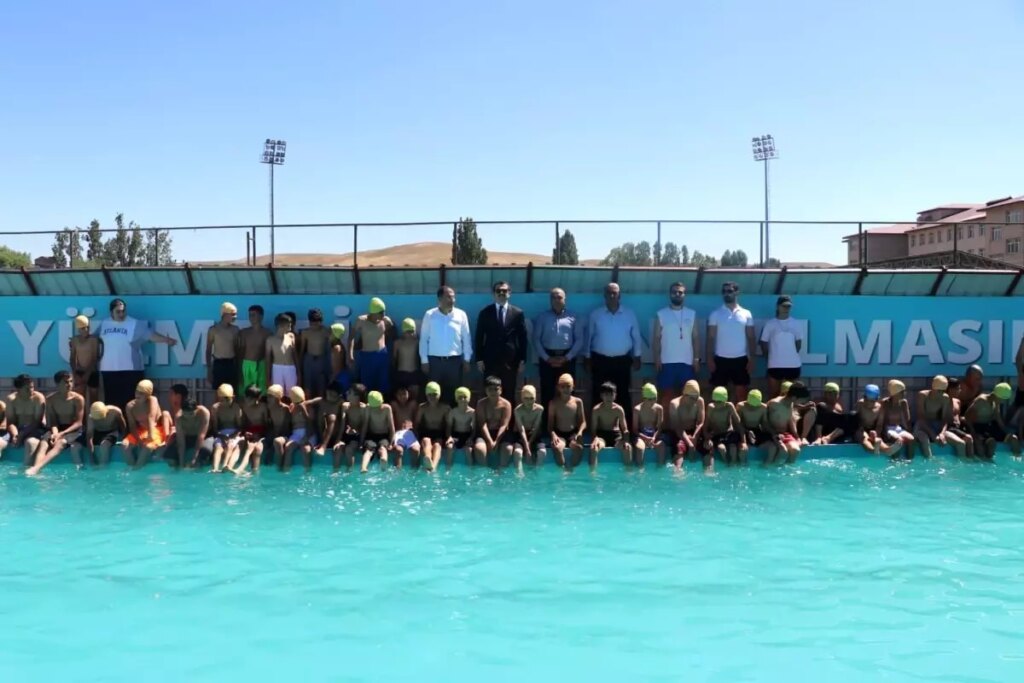 agrinin tutak ilcesinde portatif yuzme havuzu hizmete girdi qKFMYXFC