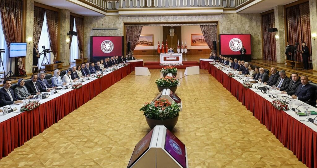 dem partiden komisyon aciklamasi sen ben kisir dongusune dusulmesin mSq8Cx1p