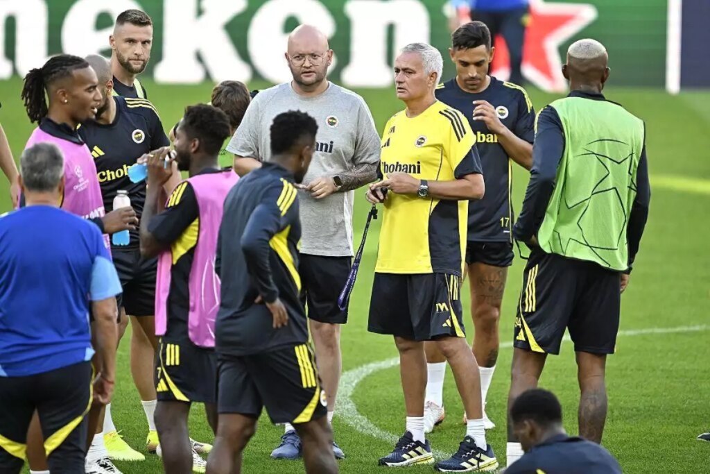 fenerbahce benfica ile play off macinda YKTffvek