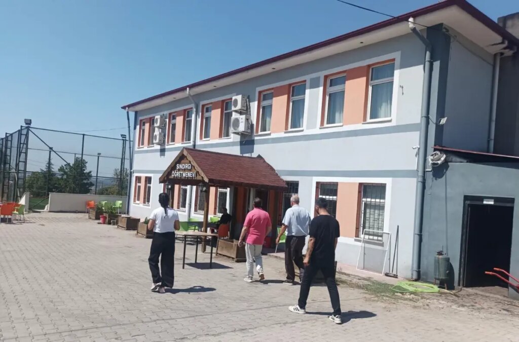 sindirgida deprem sonrasi incelemeler tg74VXHe