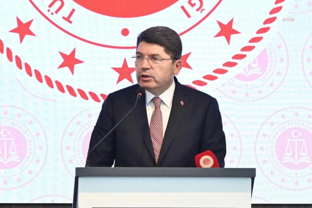 adalet bakani yilmaz tunctan yeni adli yil mesaji terorsuz turkiye surecini adalet temeli uzerinde basariya ulastiracagiz ISdXBW4I