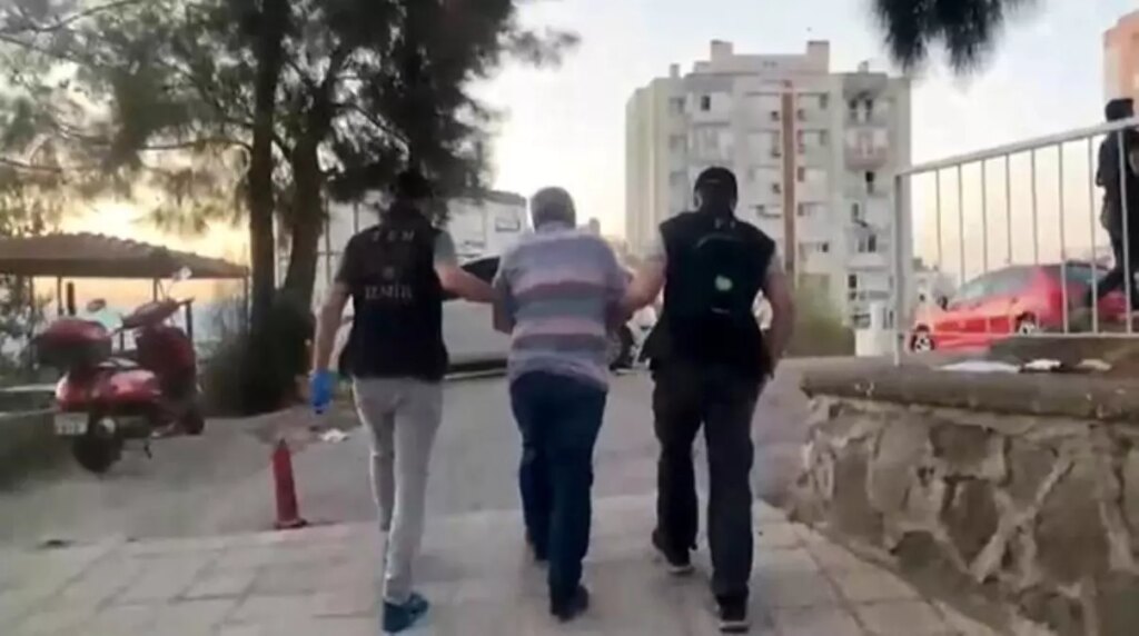 izmirde es zamanli operasyon 115 gozalti 7TKRhrCl