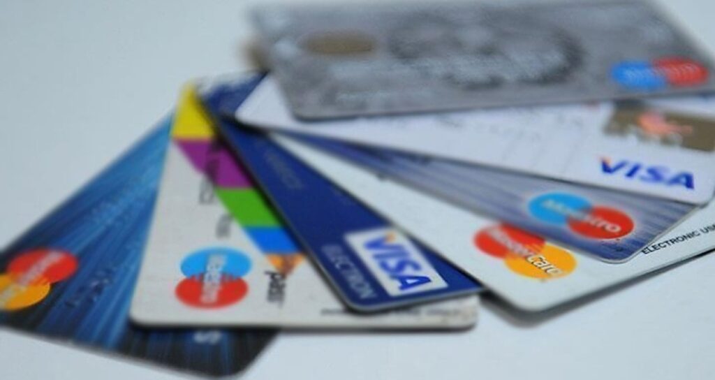 kredi ve kredi karti borclari 8 ayda 12 milyar 760 milyon dolar artti RK9ZZ2HT