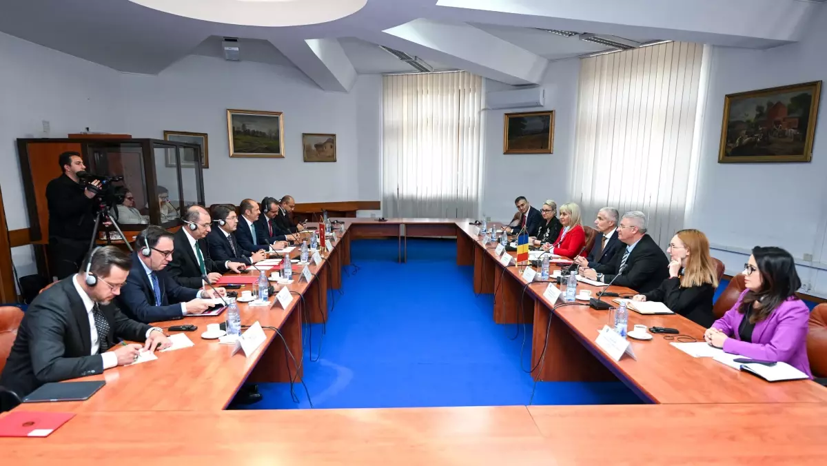 bakan tunc romanyada gorustu Rt7MFLtt.jpg