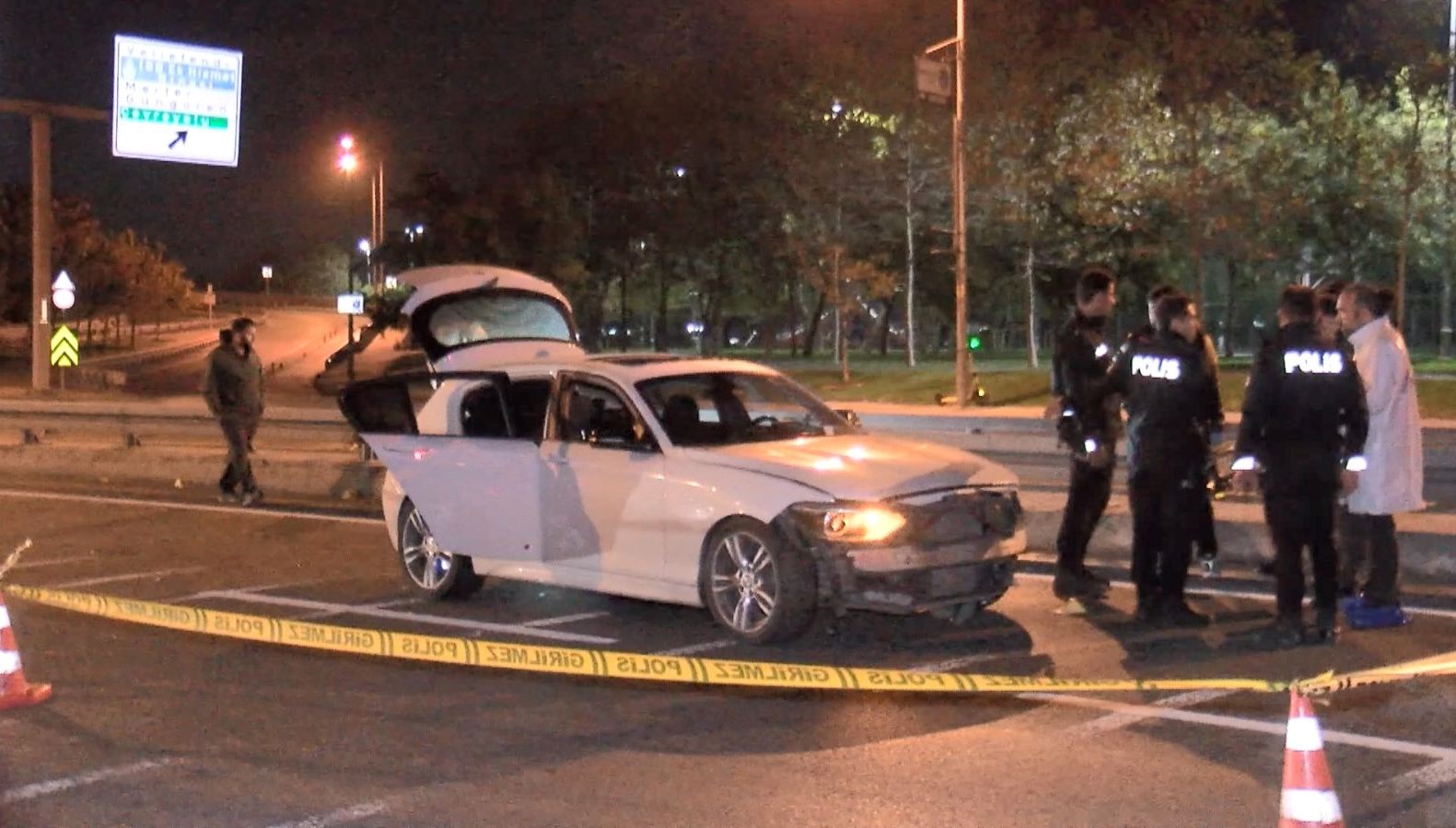 dur ihtarina uymadi 5 polis aracina carpti kovalamaca sonucu vurularak yakalandi 2Qs9qwml.jpg