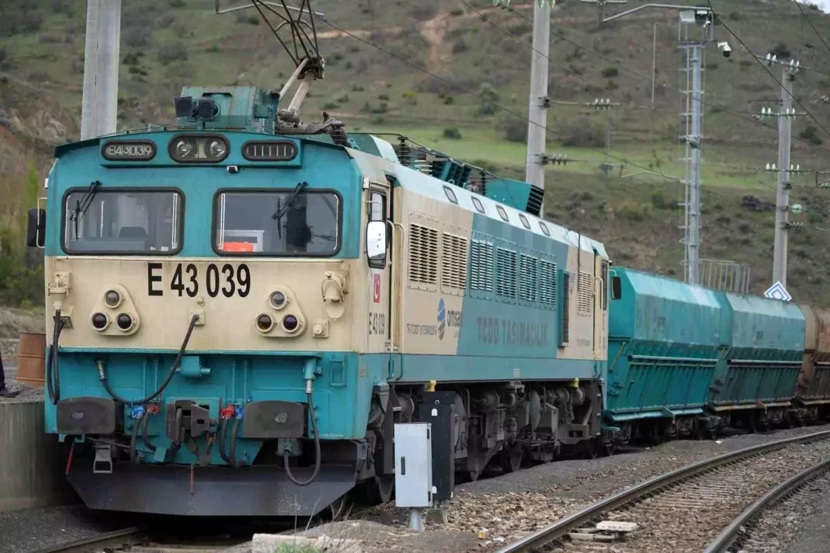 malatya golbasi narli nurdagi demiryolu hatti yeniden hizmete acildi WidvF4lc.jpg