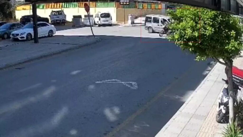 mersinde motosiklet kazasi 2si cocuk 4 yarali mQA6P668.jpg