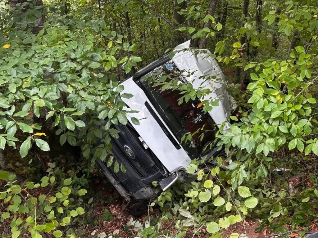 minibus devriildi 11 yarali HgRQwpRT.jpg