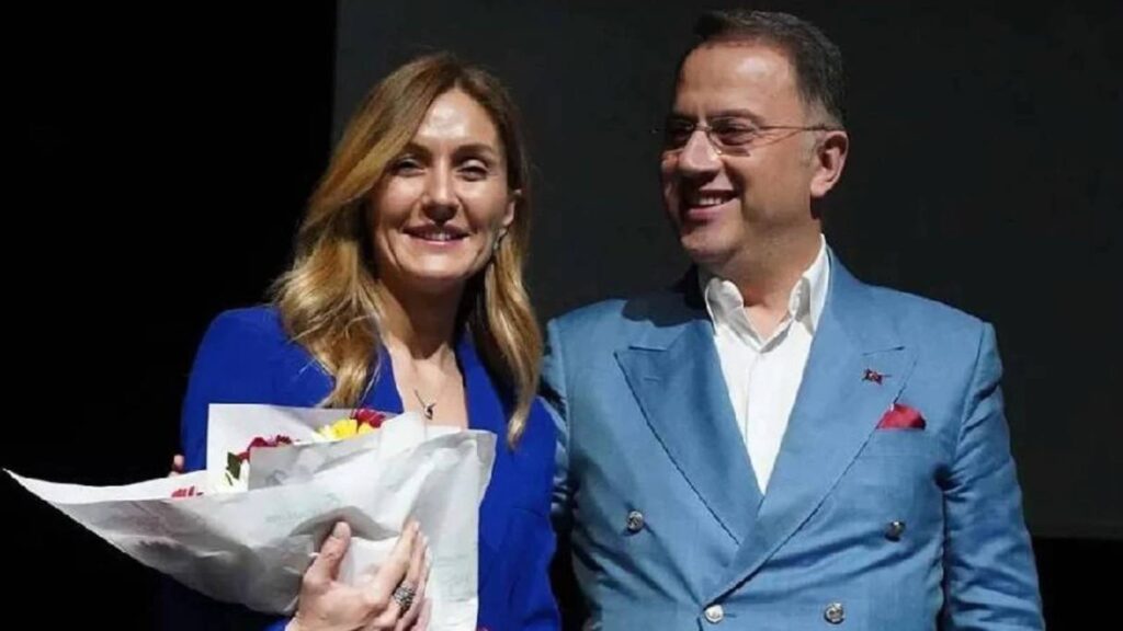 murat calik hayat arkadasim zehra ile evlilik yil donumumuz 207 gundur ayri dusmus olsak da kalbim her an sizinle seninle ve evlatlarimizla 3SjdtSxW