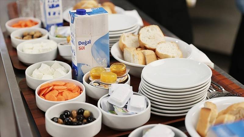 saglik bakani memisoglu rizede ozel okulda ogrencilere saglikli beslenme cagrisi yapti UxWYs3WA.jpg