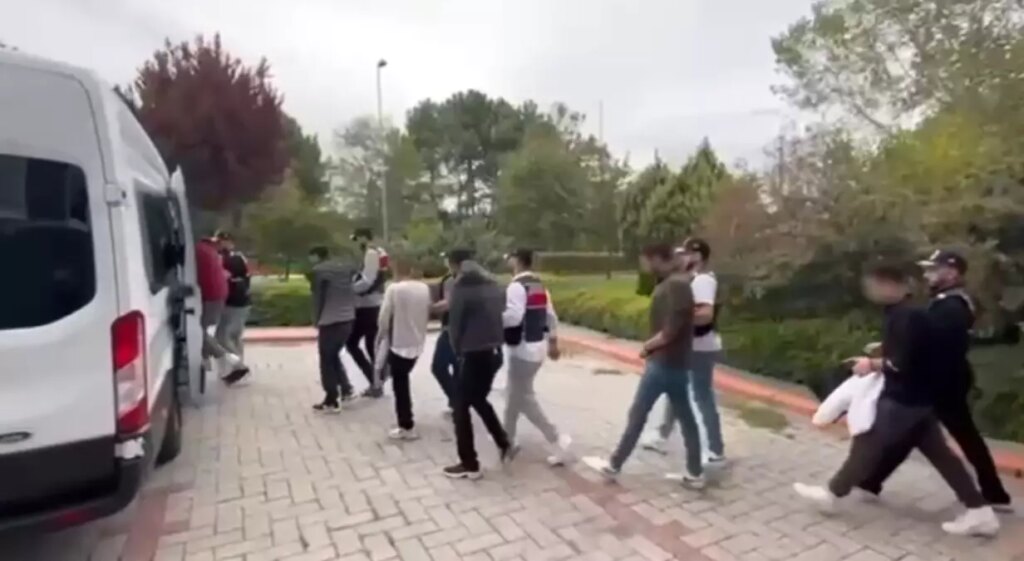 siber suc orgutune mit operasyonu 12 supheli yakalandi 2ZP7xGE5