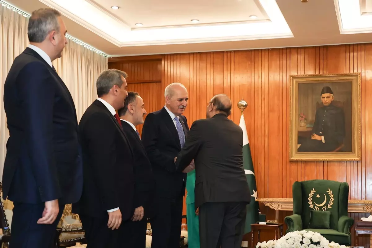 tbmm baskani numan kurtulmus pakistanda uclu parlamento toplantisina katildi biHTWXOW.jpg