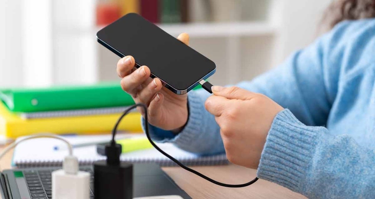 telefonunuzu sarj ederken ayni zamanda paradan tasarruf etmenizi saglayacak uc kural xrpvUSQh.jpg