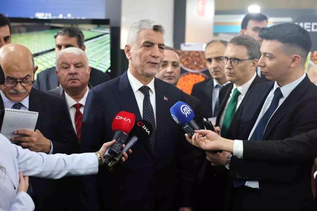 ticaret bakani omer bolattan irakta ihracat vurgusu kg7U3S1p.jpg