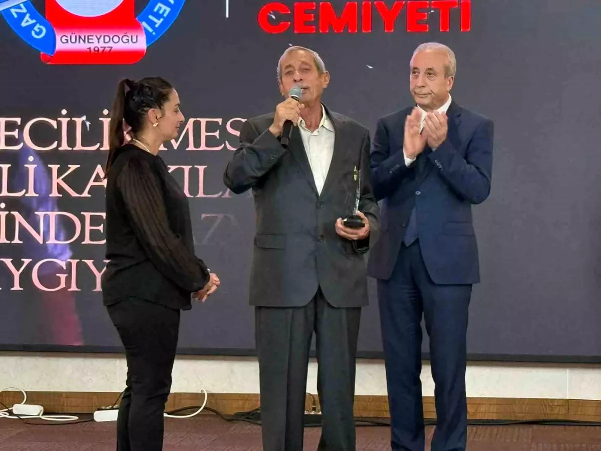 yilin basarili gazetecileri odulleri umit ozdal anisina verildi gn2xDe4Q.jpg