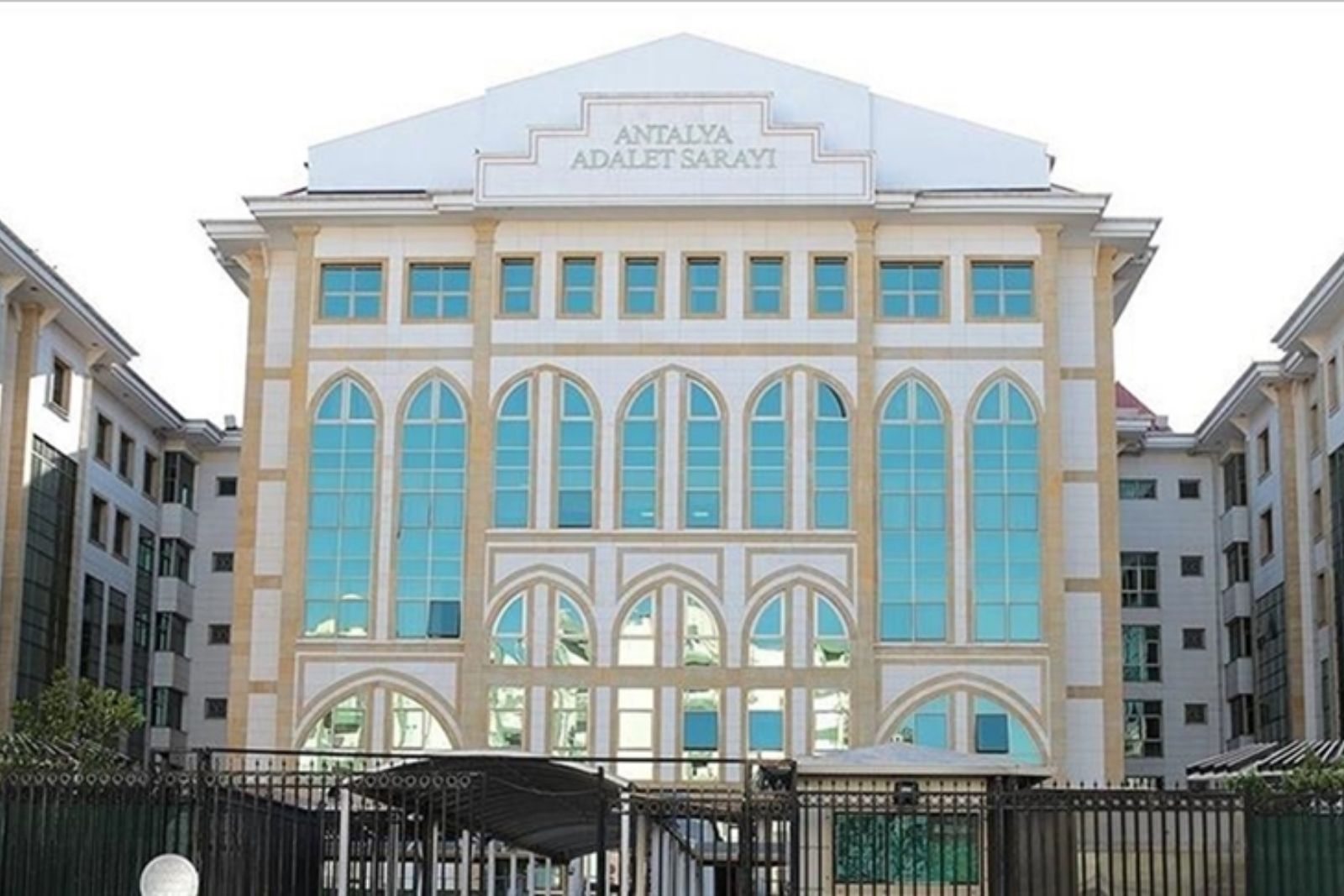 antalya buyuksehir belediyesi sorusturmasinda 8 supheli daha gozaltina alindi Rv12O1pg.jpg