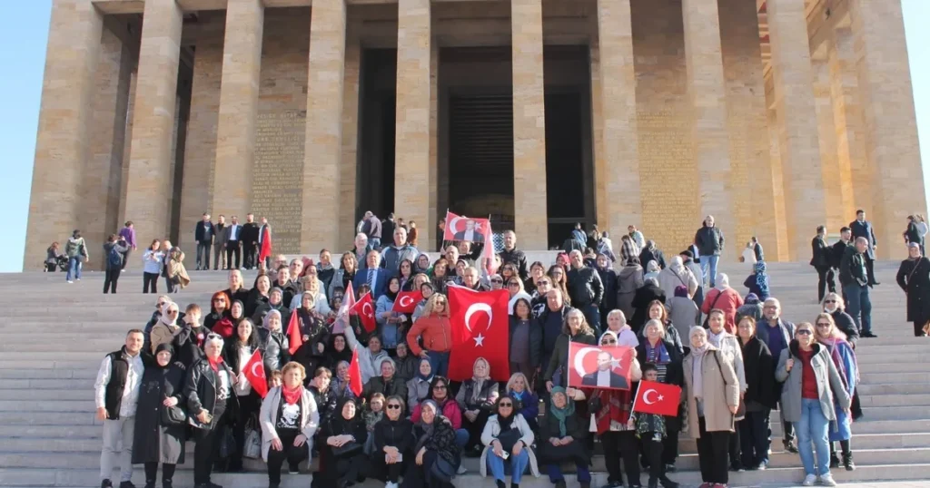 bursali emeklilerden tarihte yolculuk kaURve7J.webp