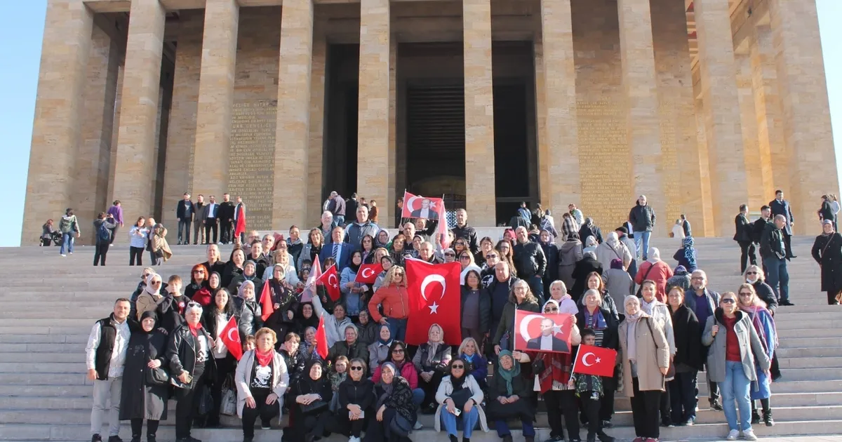 bursali emeklilerden tarihte yolculuk kaURve7J.webp