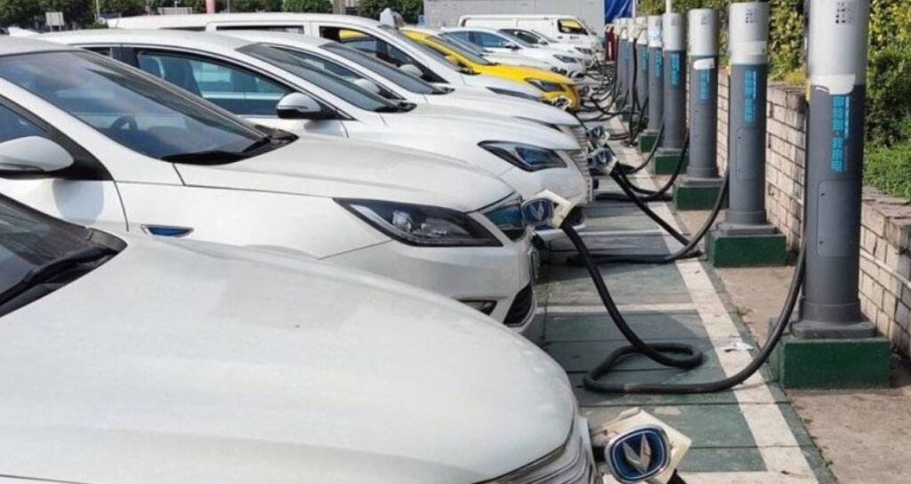 Elektrikli araçlarda kilometre başına para alınacak