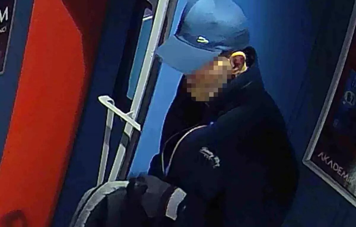 istanbulda yabanci dil kursuna hirsizlik 300 bin liralik elektronik esya calindi SM7GJhcq.jpg