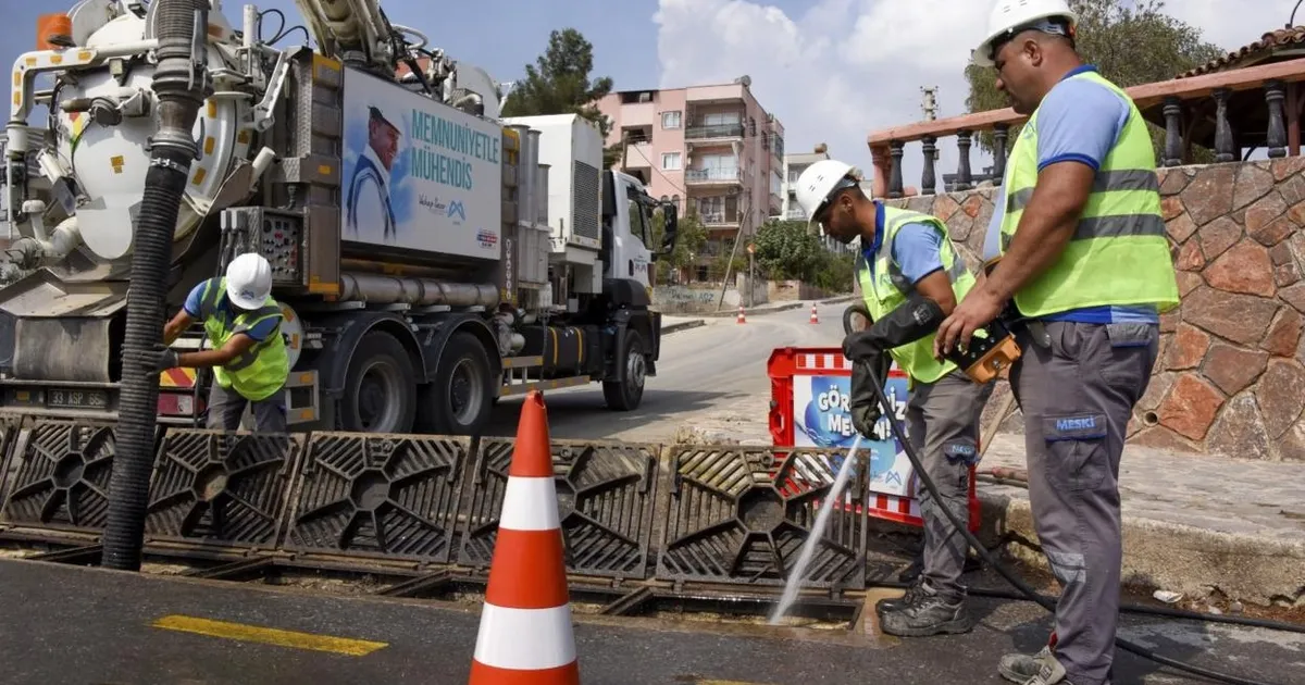 mersinde taskinlara karsi 724 temizlik mesaisi OJNOvB2E.webp