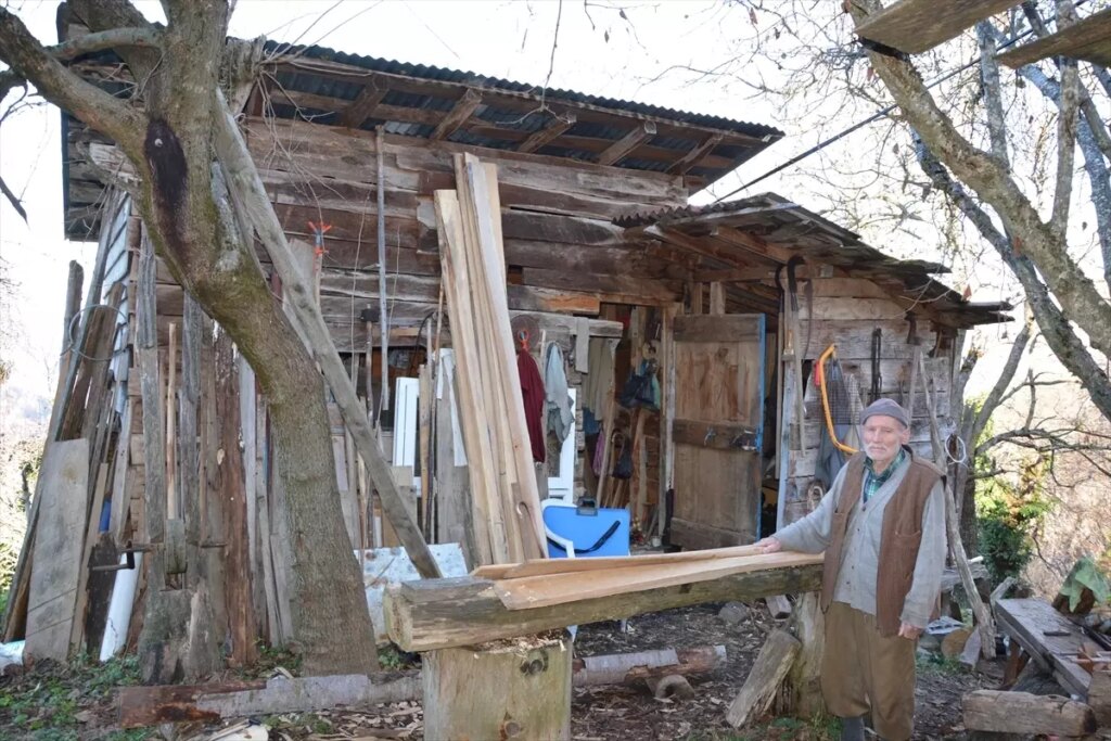 87 Yaşındaki Usta Kürek Yapımına Devam Ediyor