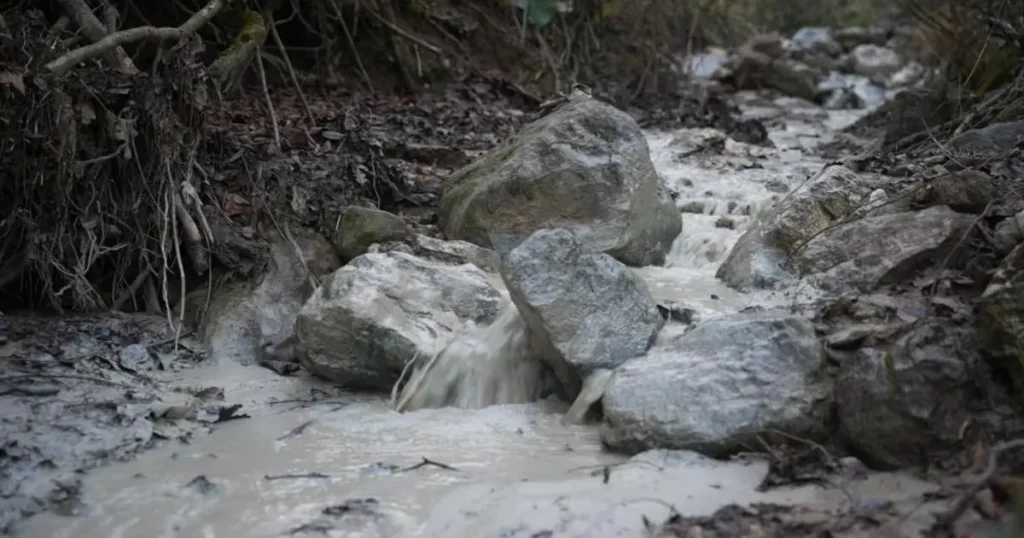 Bursa’da çevre felaketi. Maden atık barajı çöktü, kimyasal maddeler su ve toprağa karıştı